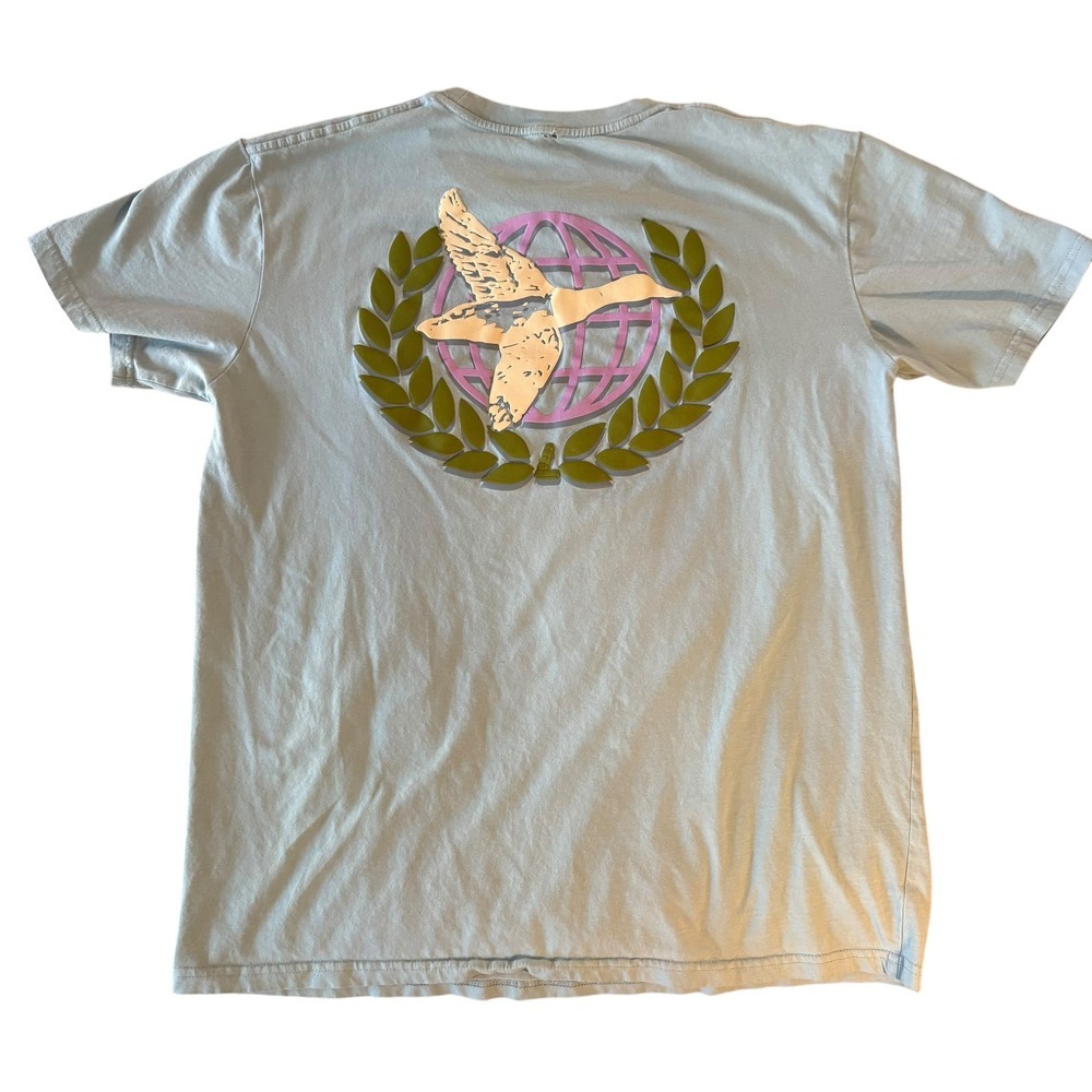 Layr Official Tshirt. Men's size L.‎